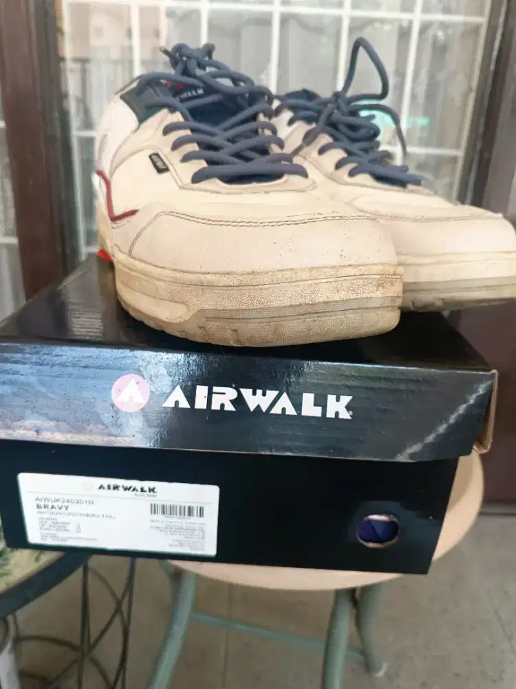 Sepatu second Airwalk Bravy size 44