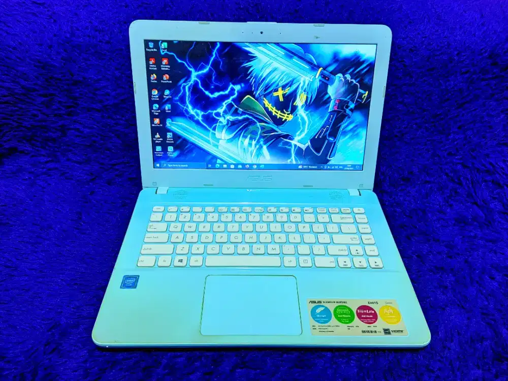 Laptop Asus warna cakep pemakaian cewe