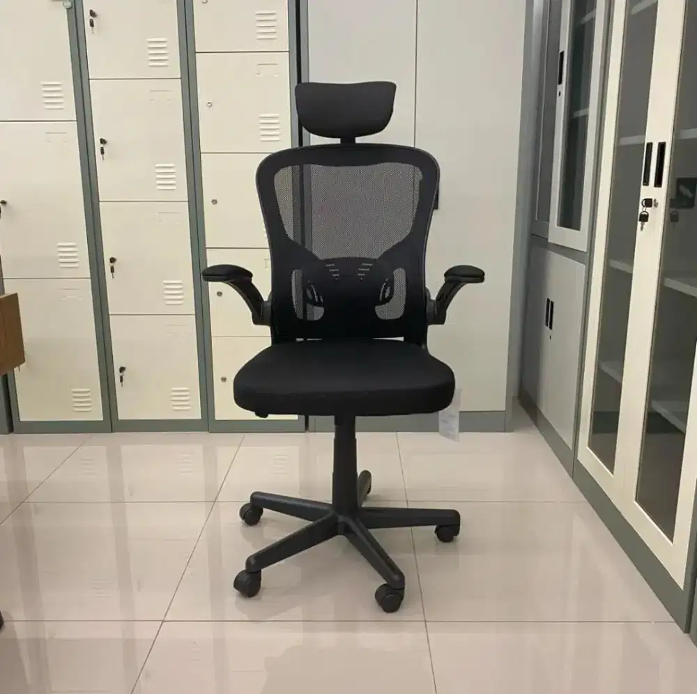 Kursi gaming hitam