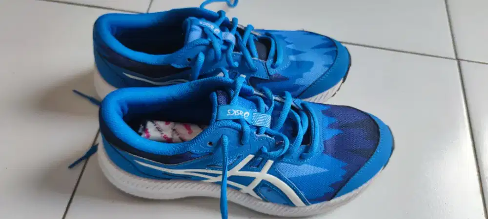 Dijual aja sepatu untuk olahraga lari ukuran 39,5