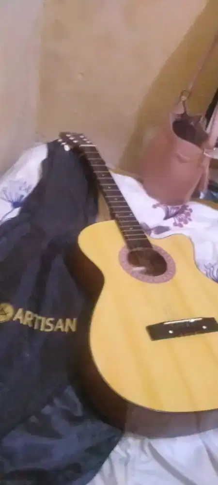 Gitar buat yang butuh menambah skil