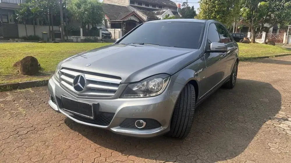 Mercedes-Benz W204 C-Class 2011 Plat Nomor Unik