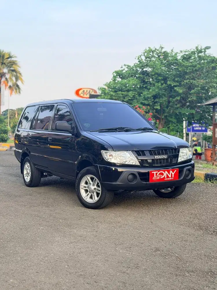 #Tony Mobil# Isuzu Panther 2.5 LM 2018 Hitam