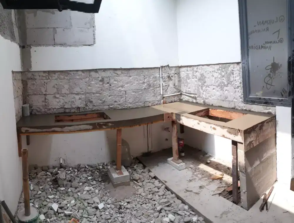 Tukang bangunan renovasi