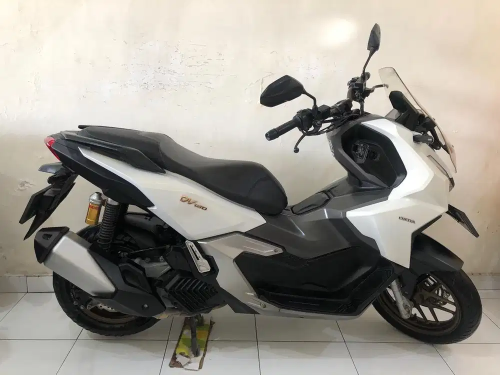 Honda ADV ABS .2023 white!!