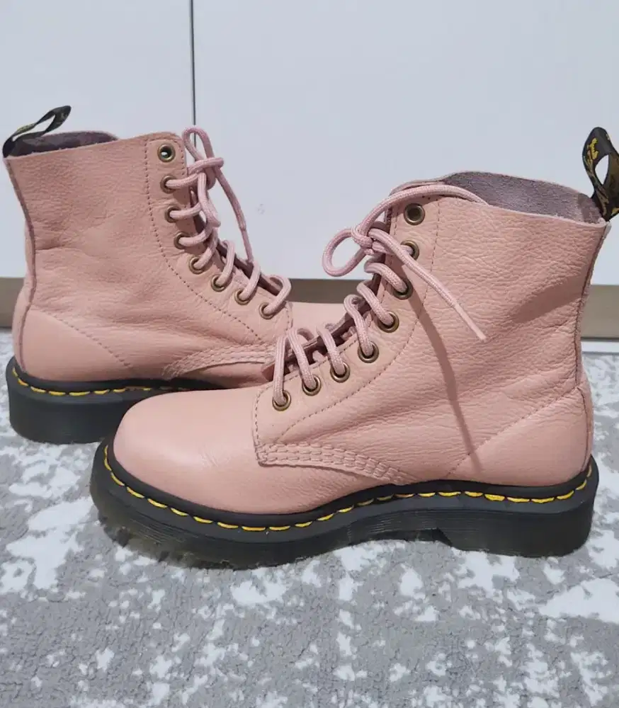 Sepatu Wanita Dr Martens Size 37