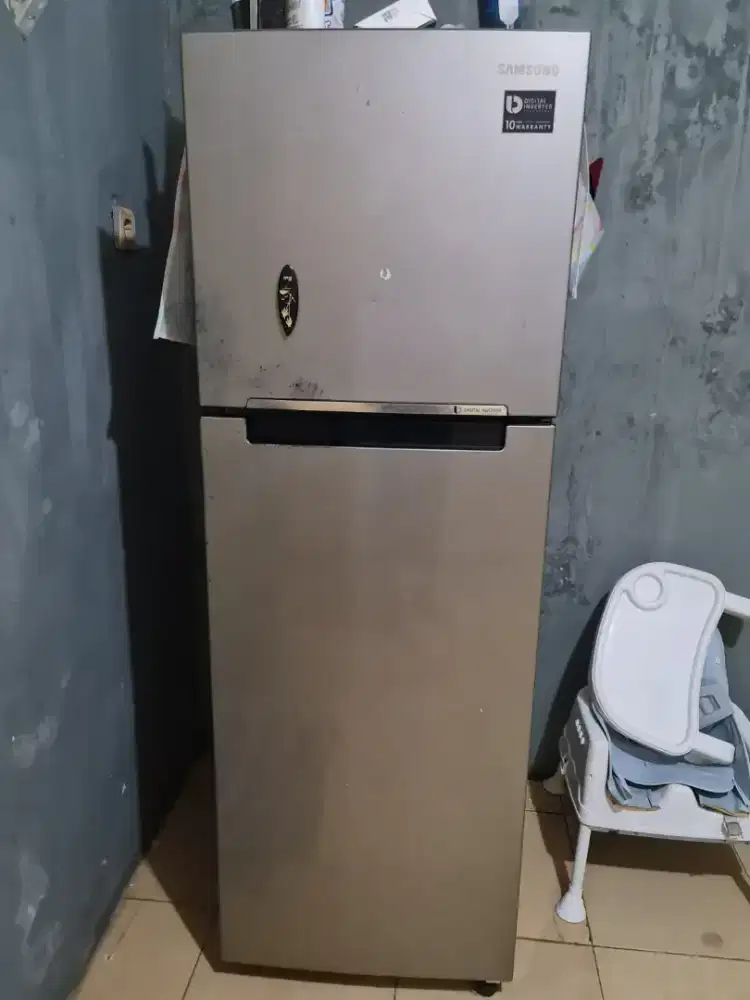 Kulkas merk LG Inverter 2 pintu besar