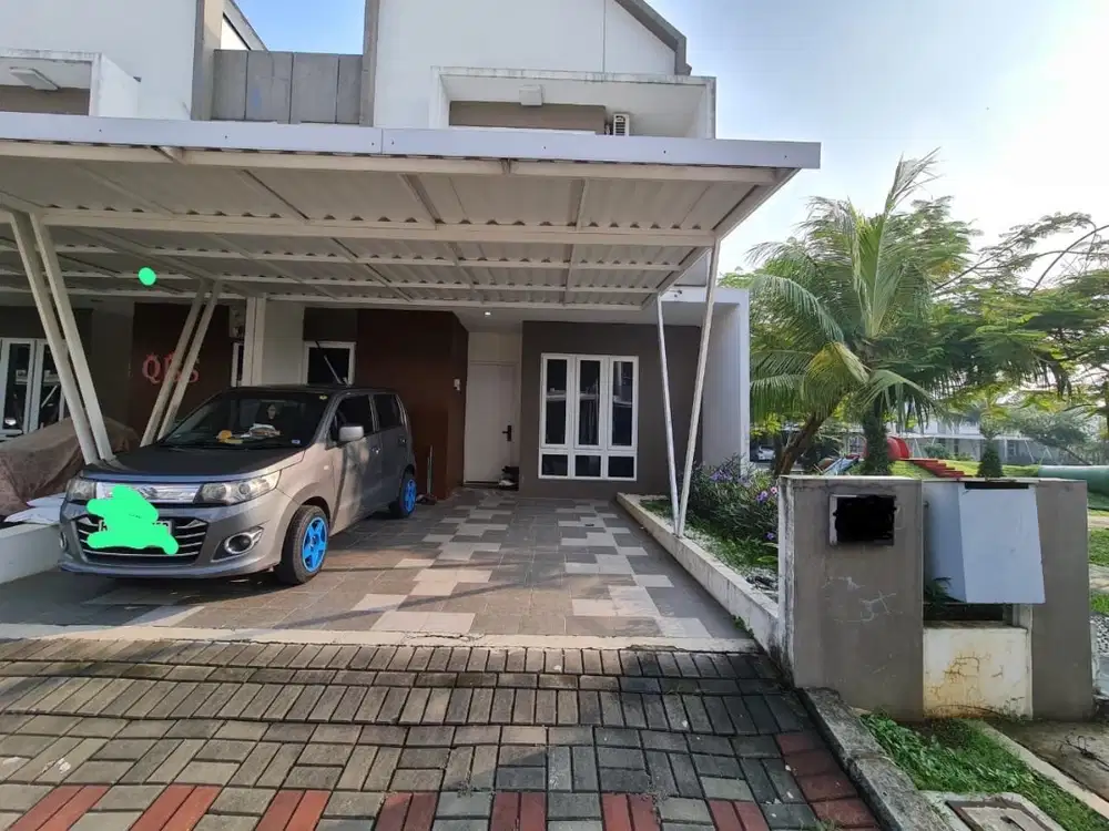Dijual Rumah Samping Taman
