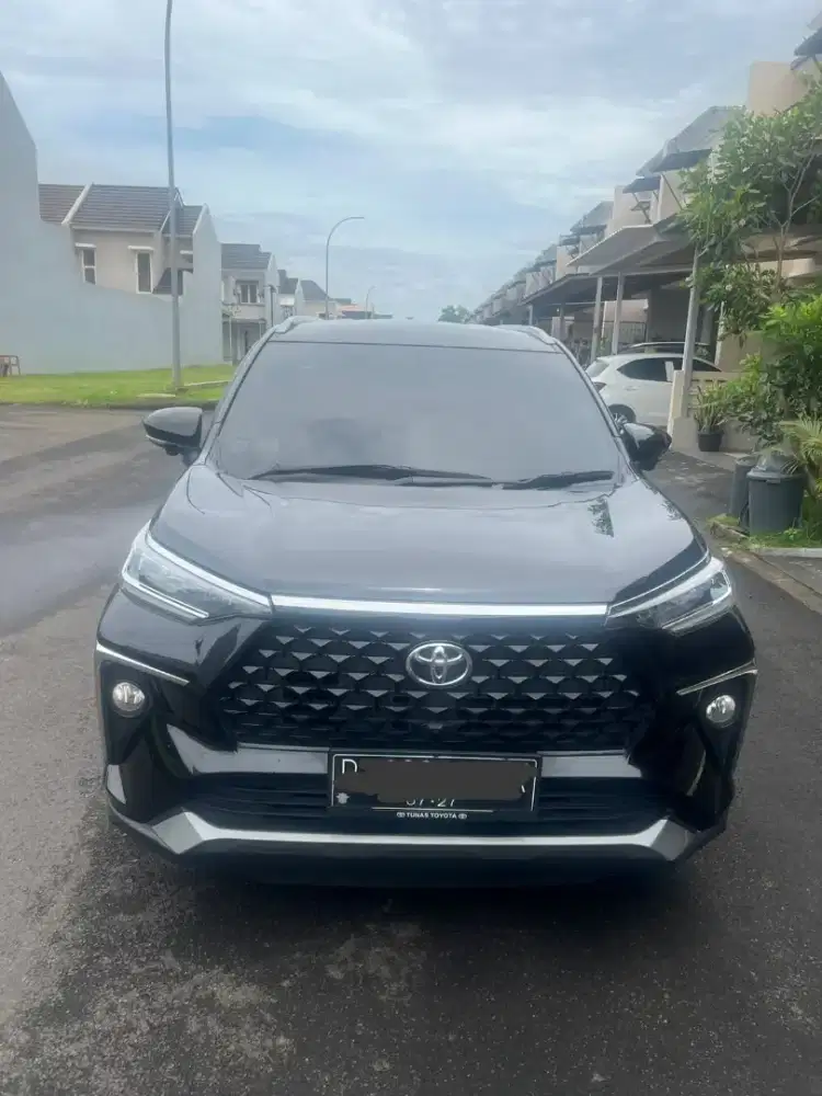 TOYOTA VELOZ HITAM Q CVT 2022