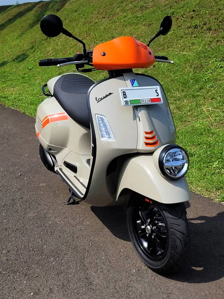 Vespa GTV 300 HPE 2023 Beige Sabbia Keyless LCD GTS SUPER