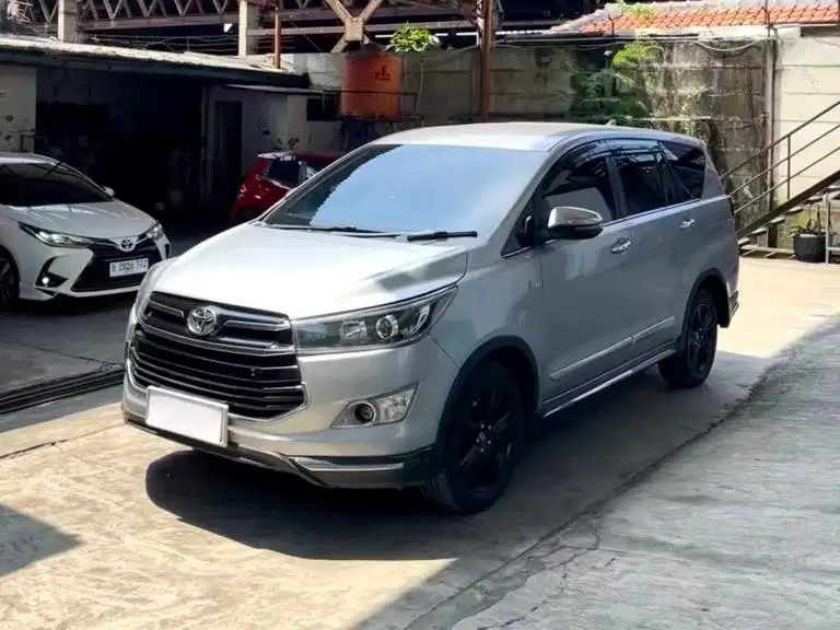 Toyota Innova Q Venturer AT