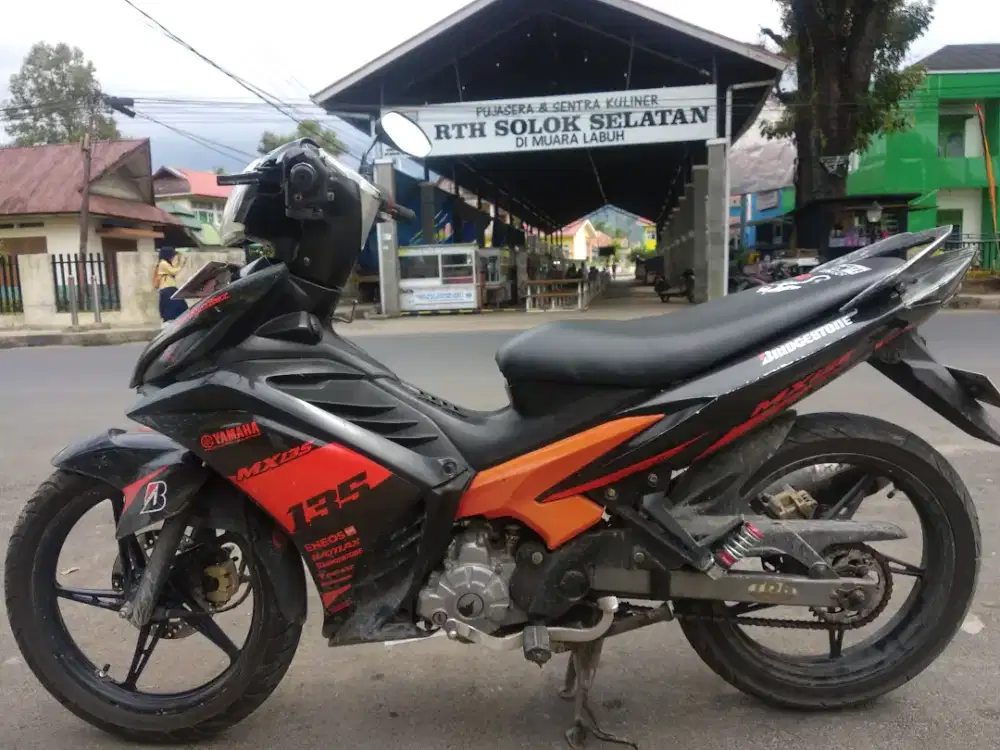 Dijual Yamaha Jupiter MX 135 cc 5 Speed Tahun 2011