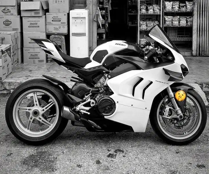 Ducati V4S 2018 register 2021