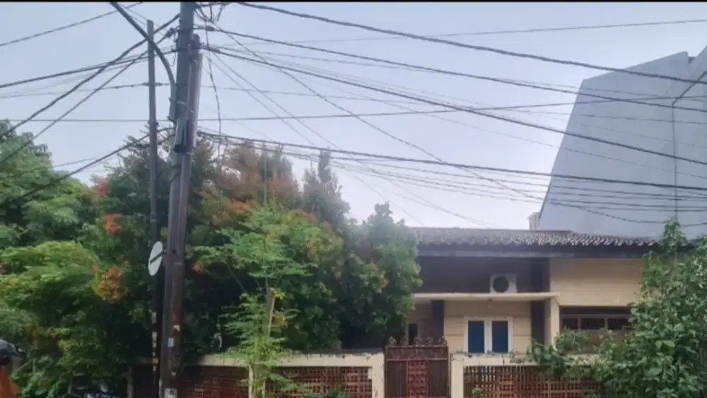 Dijual Rumah Tua Hitung Tanah Hook Perumahan Cengkareng Indah