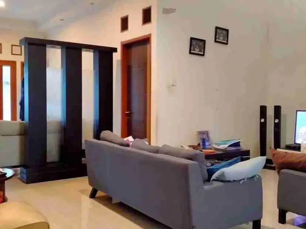 Rumah Sukapada 2 lantai  dekat Cikutra Itenas Widyatama dijual cepat Indah terawat Harga dibawah Pasar