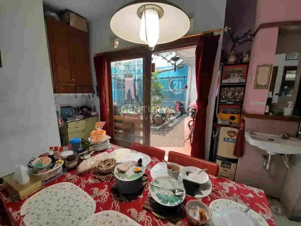 Rumah Setra Duta Cemara Lingkungan Aman dan Tenang