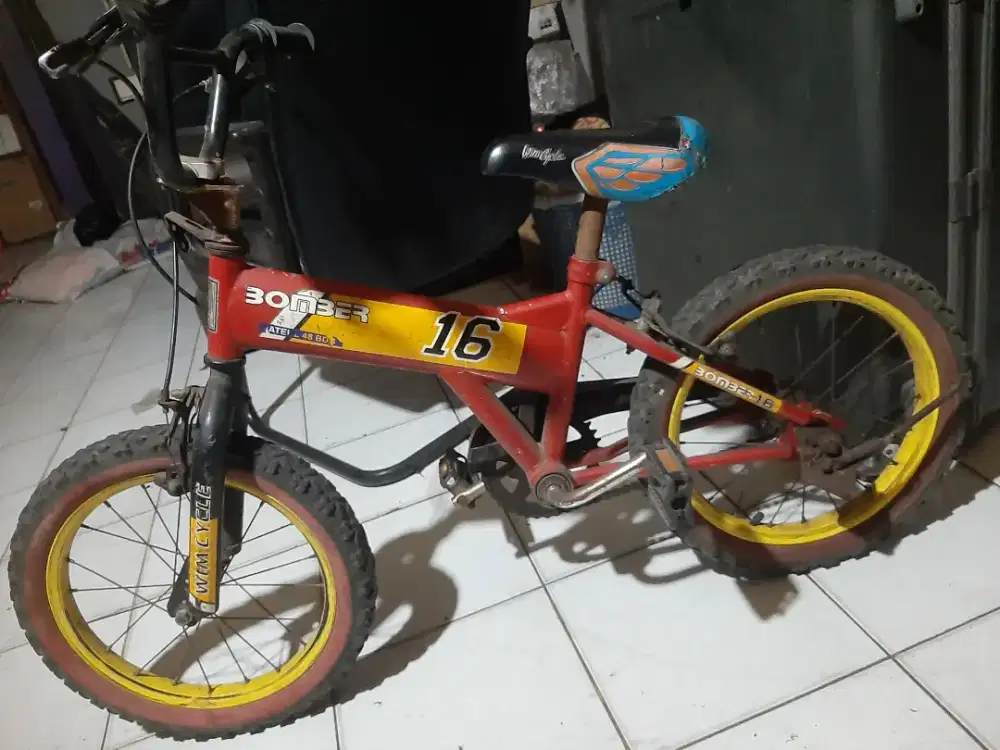 Sepeda anak merk Bomber