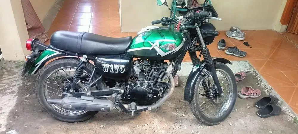 Kawasaki W175 Hijau Standard