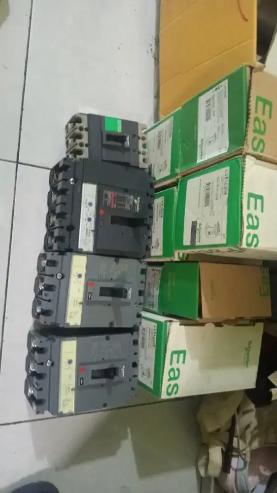 Mccb Schneider nsx mvs