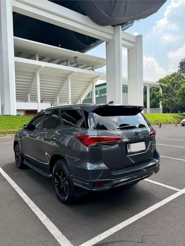 Jual Fortuner VRZ TRD series original mulus