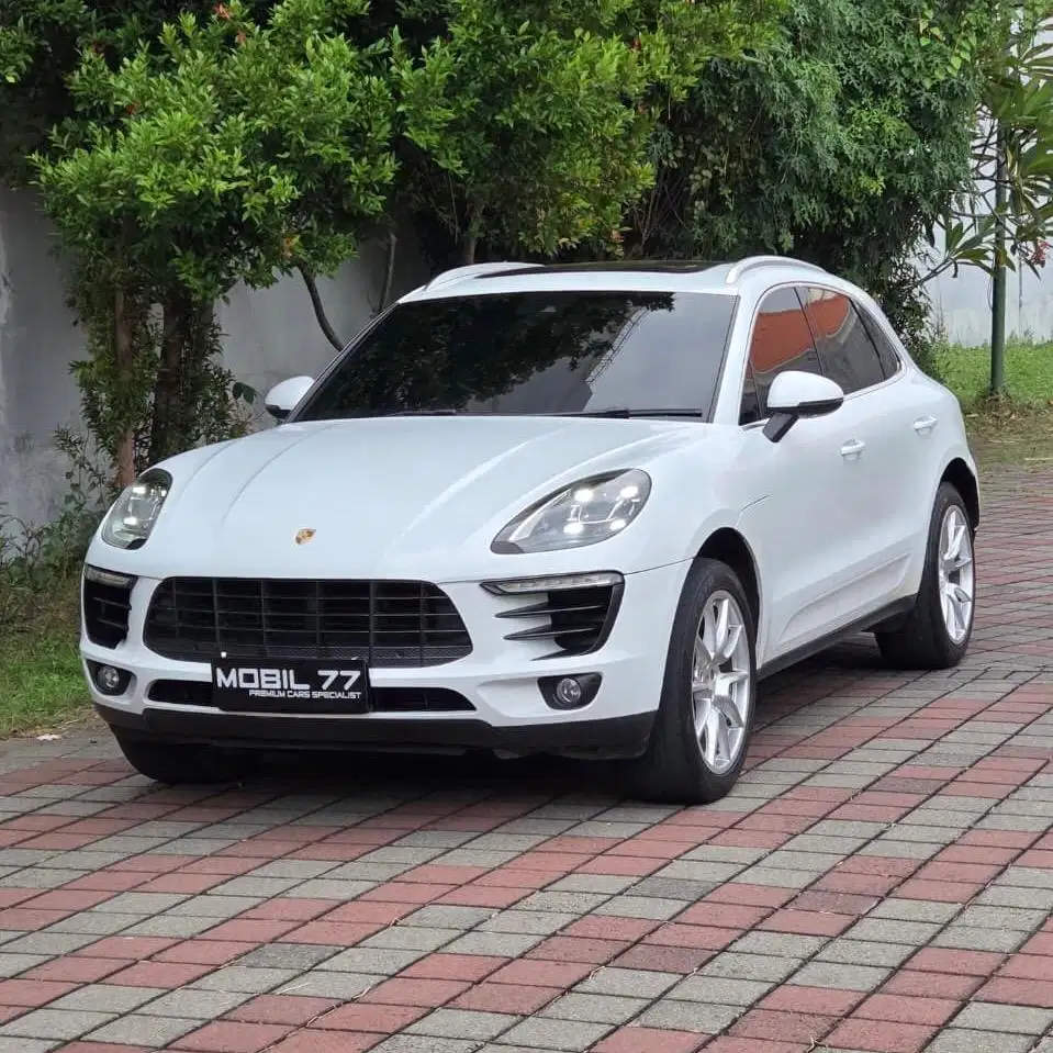 Porsche Macan 2.0L Turbo - 2017 (Mint Condition)
