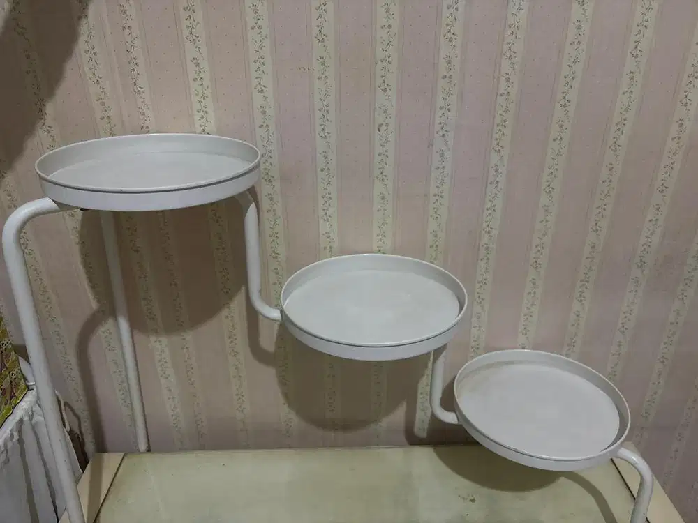 Rak pohon ikea bekas