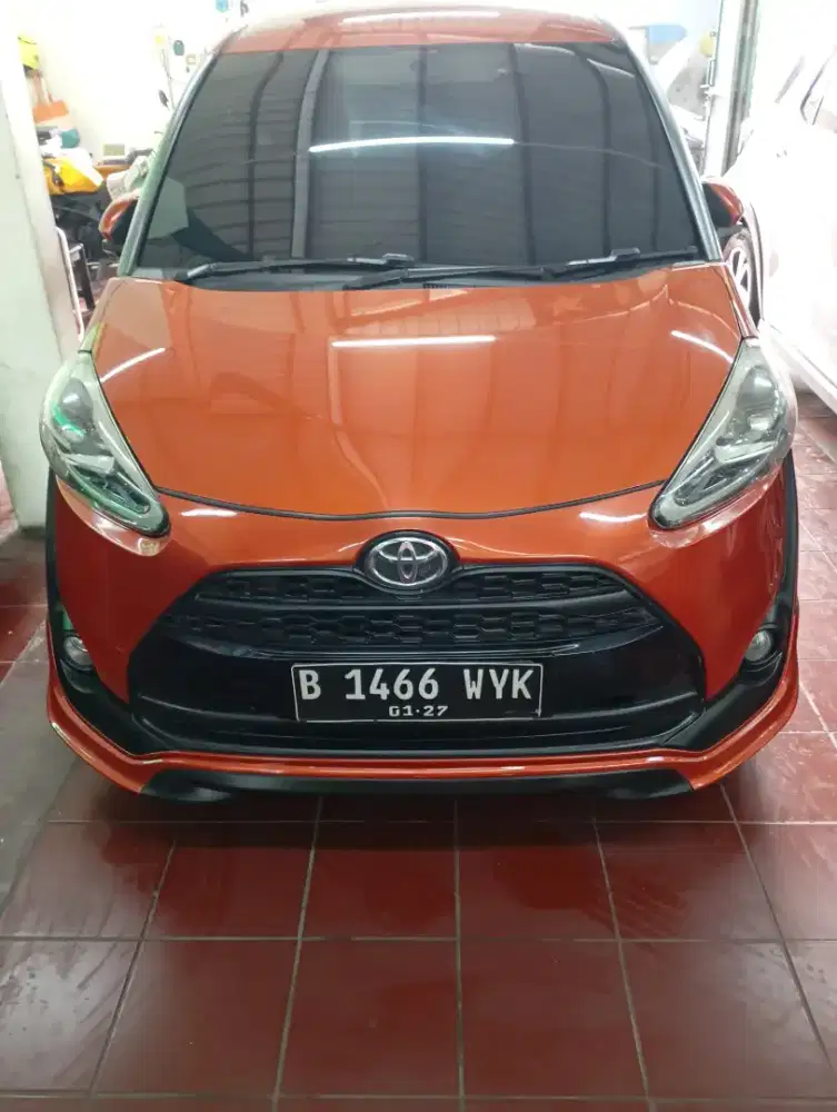 Toyota Sienta 1.5 Q CVT 2016 Orange