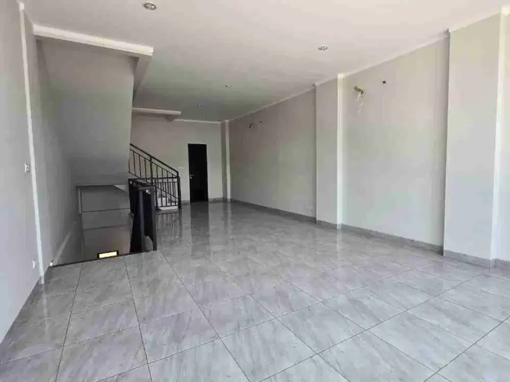 Ruko 3 Lantai di Ruko Crystal Summarecon Bekasi