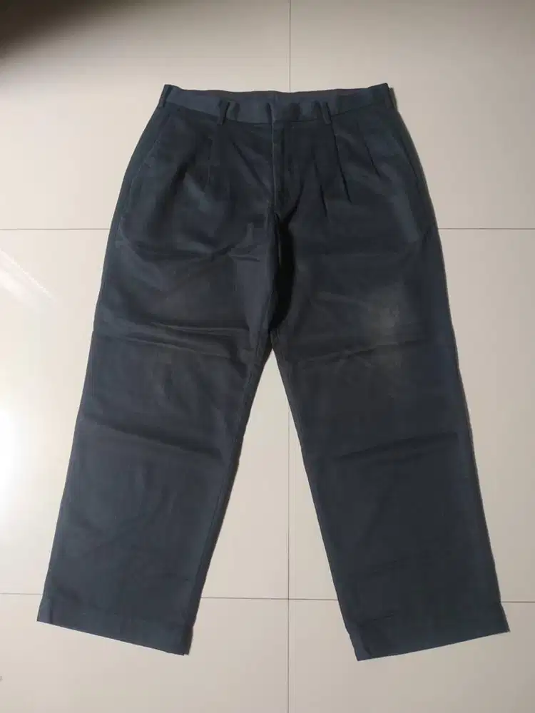 celana uniqlo 33 second
