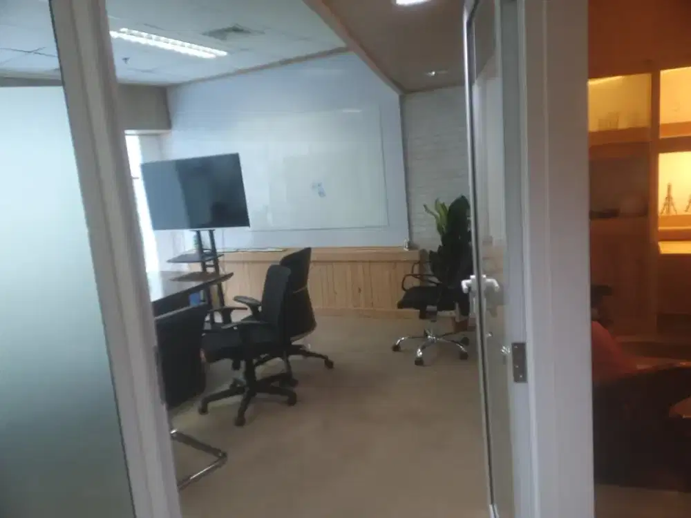 Sewa ruang kantor Furnished di Gedung Sovereign Plaza, Tb simatupang Jakarta Selatan