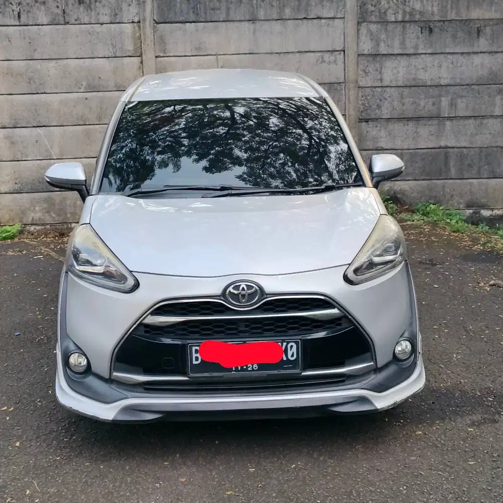 Toyota Sienta 2016Q Silver
