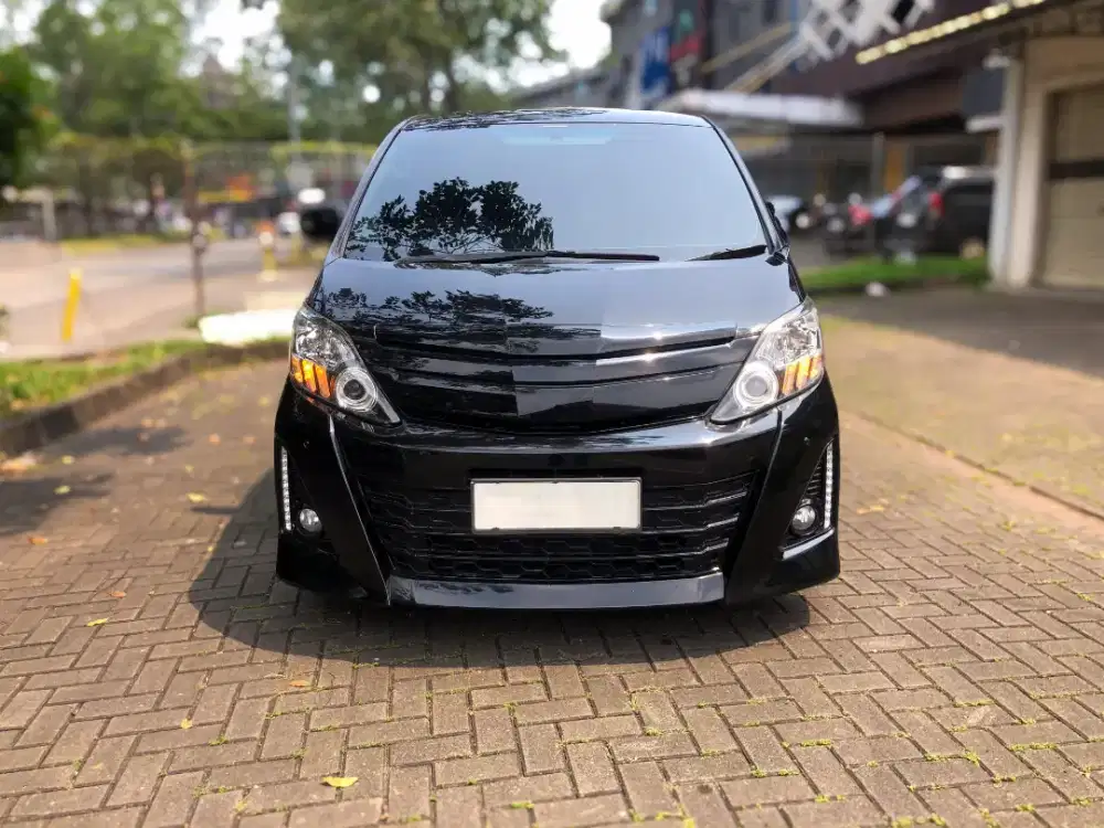 TOYOTA Alphard GS 2.4 at 2013 Audioless Hitam (CBU)