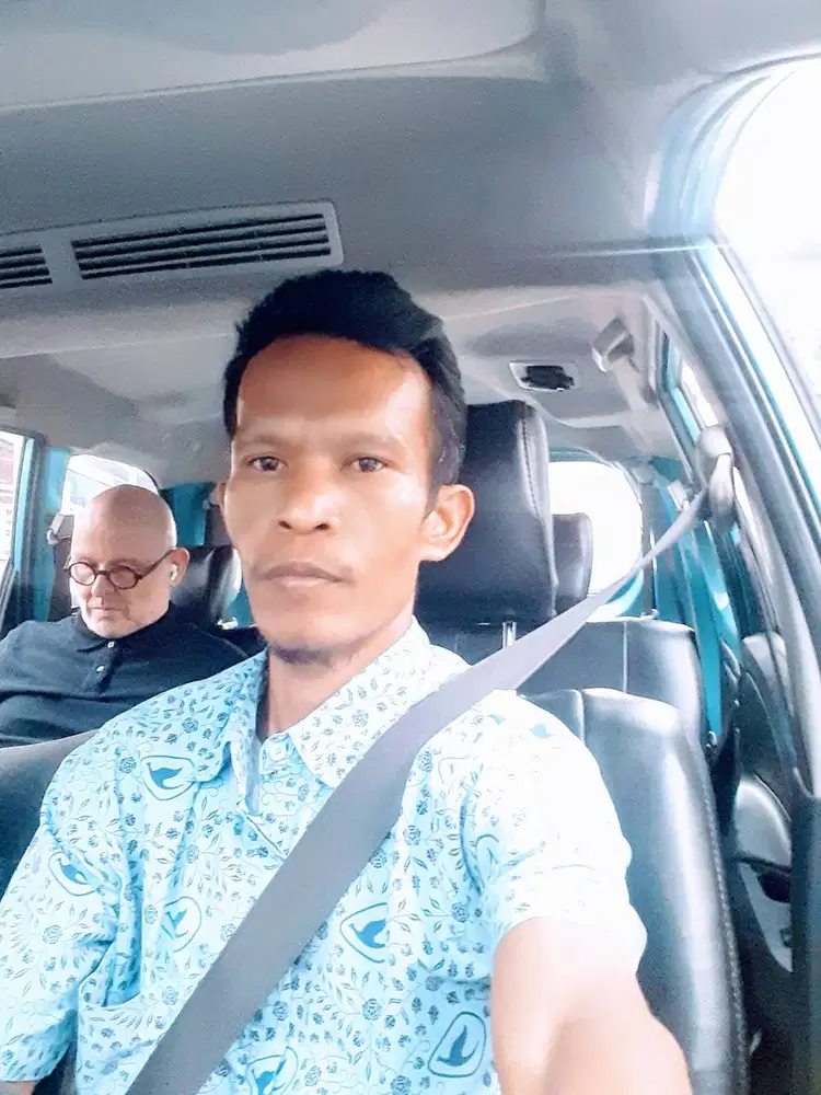 Cari loker driver pribadi,umur 45thn,