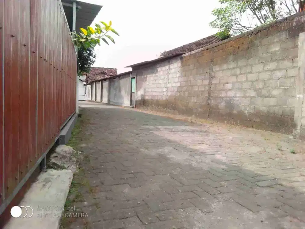 DIJUAL Pekarangan dekat Masjid Suciati