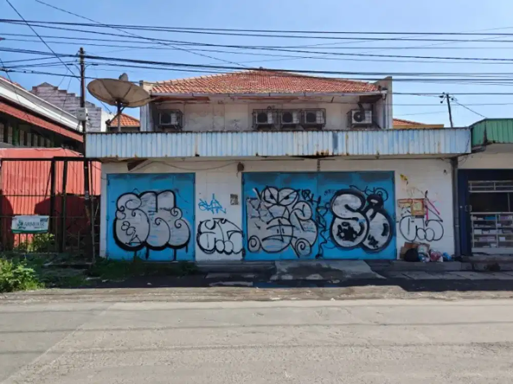 2071. Dijual Rumah Hunian atau Untuk Usaha di Dukuh Kupang Barat Surabaya