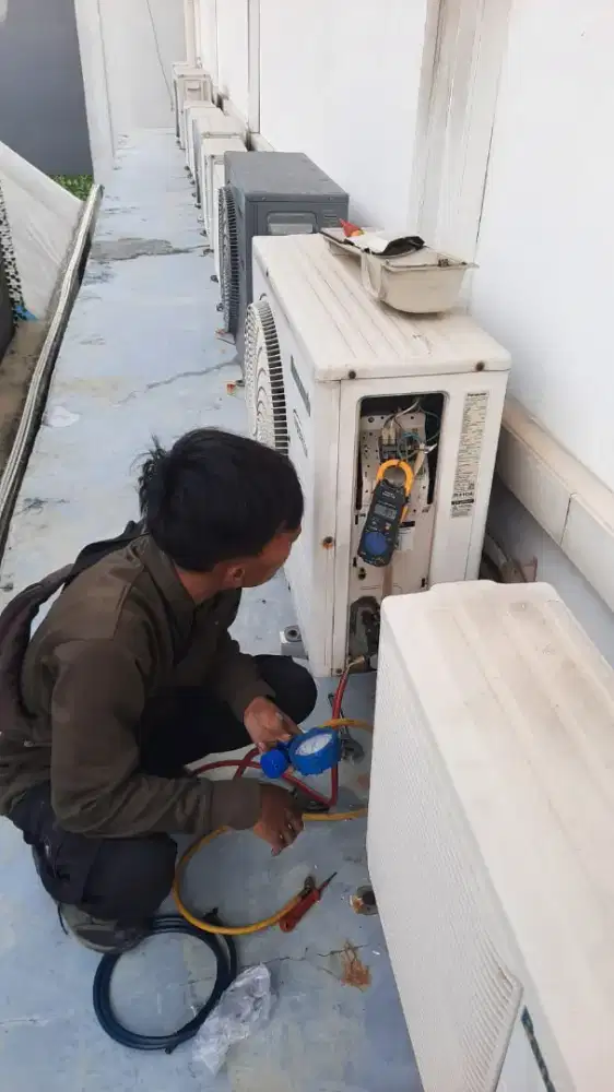 Teknisi AC HVAC Panggilan Cepat & Bergaransi