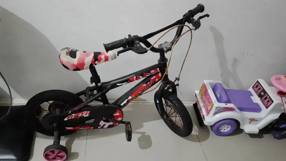 Sepeda anak BMX Artini ukuran 12