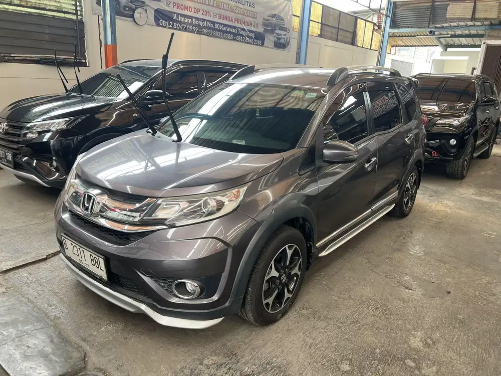 Honda BRV Prestige CVT AT MATIC 2017 Abu-Abu KM30Rb!!! kondisi antik