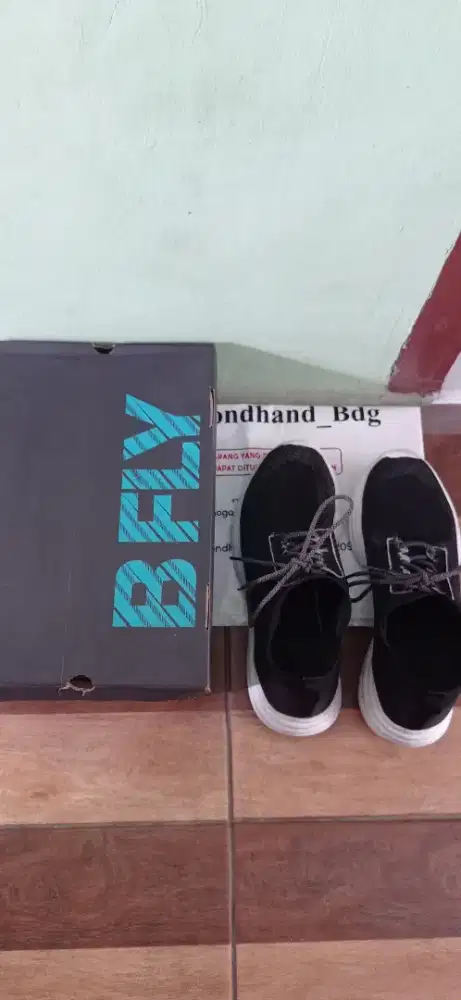Sepatu Olahraga
