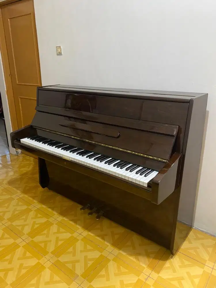 Piano Hsinghai Akustik