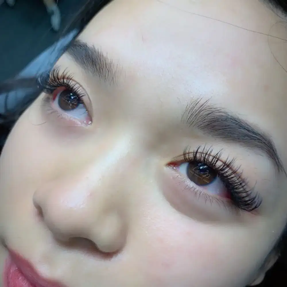 Eyelash extension home service