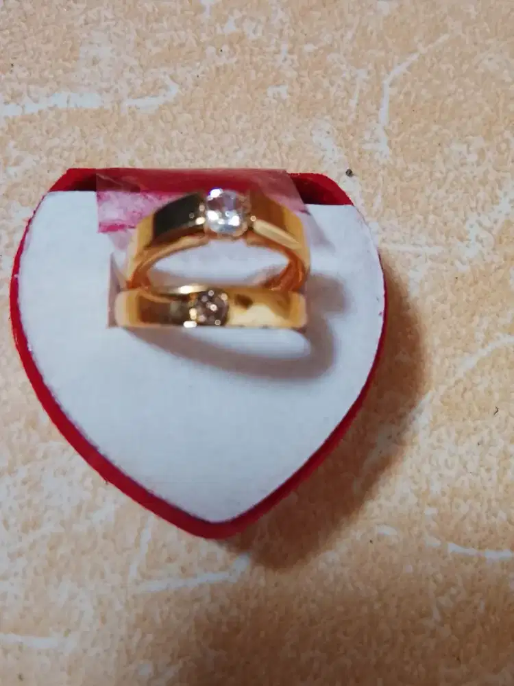 Sepasang Cincin Couple Mata Berlian
