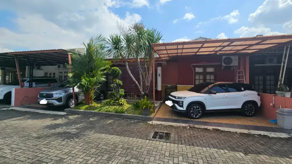 Rumah di Perumahan Royal Mansion, Jambidan