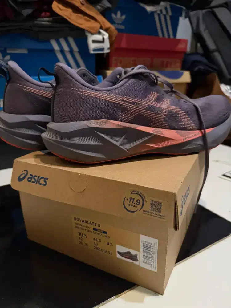 Sepatu Asics Novablast 5 Greyish Purple