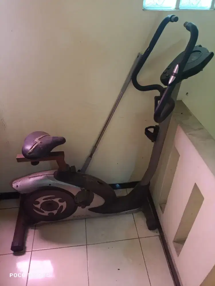 Sepeda statis FITNESS merk INOVA
