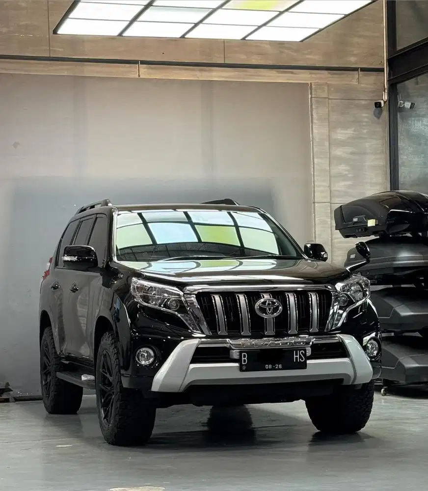 LAND CRUISER PRADO LOW KM