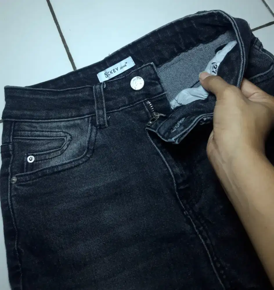 Ckey Jeans Highwaist Cutbray size 27