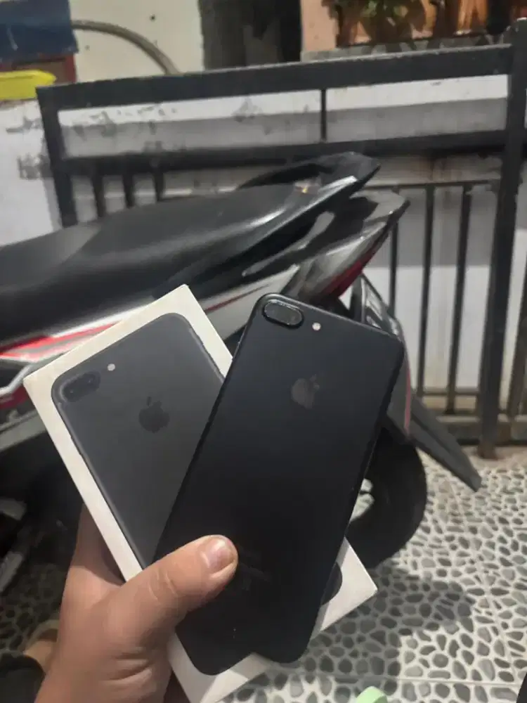 iPhone 7+ ex iBox 128gb