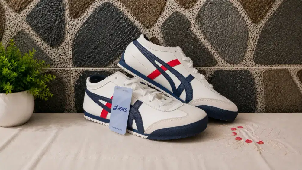 Omitsura tiger cream read blue size 41