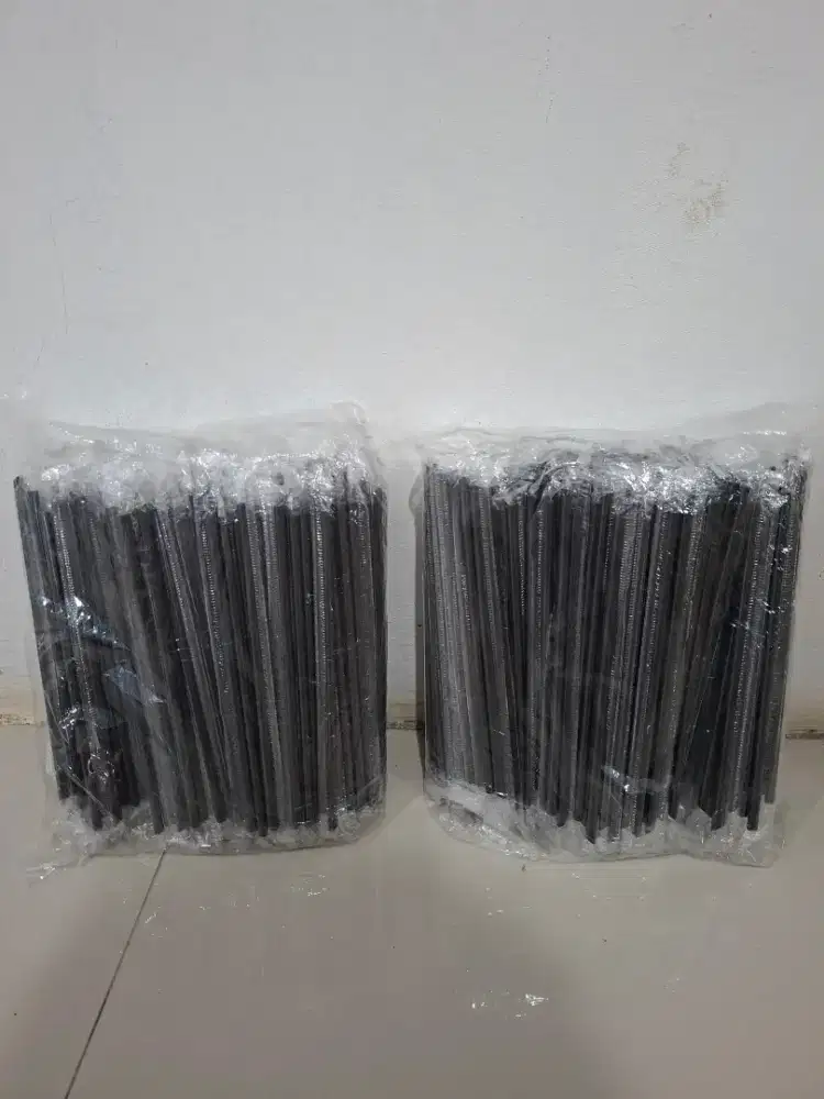 Sedotan Kecil Hitam